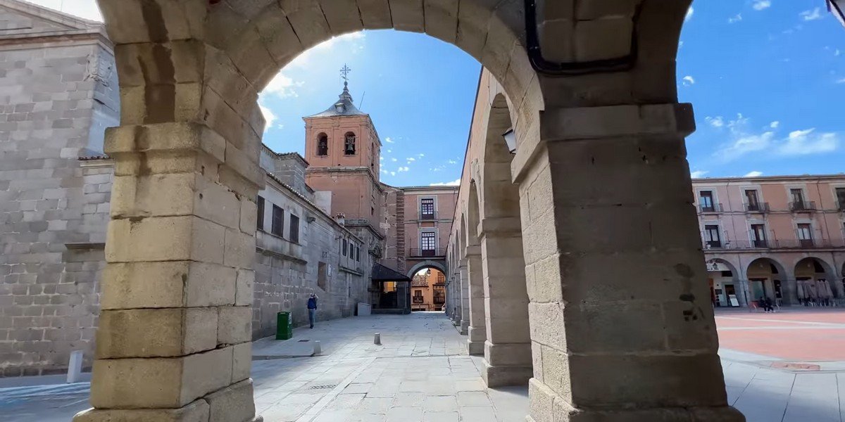 Guided Full-Day Tour to Segovia and Avila