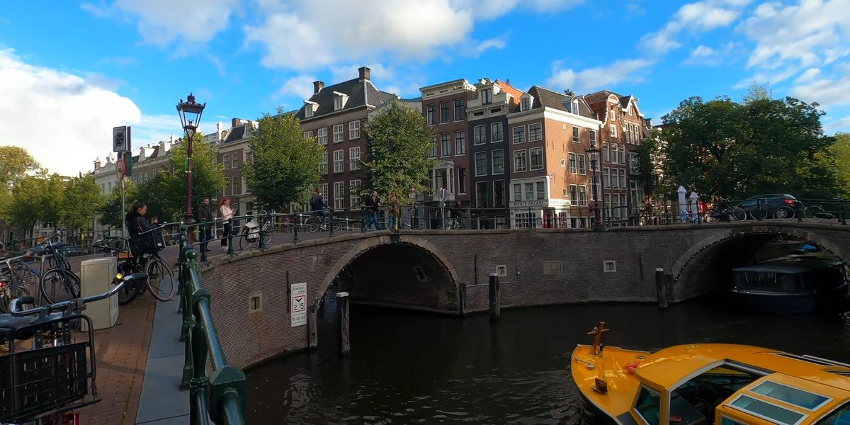 Amsterdam Boat Cruise with Drinks, Cheese and Live Guide, photo 2
