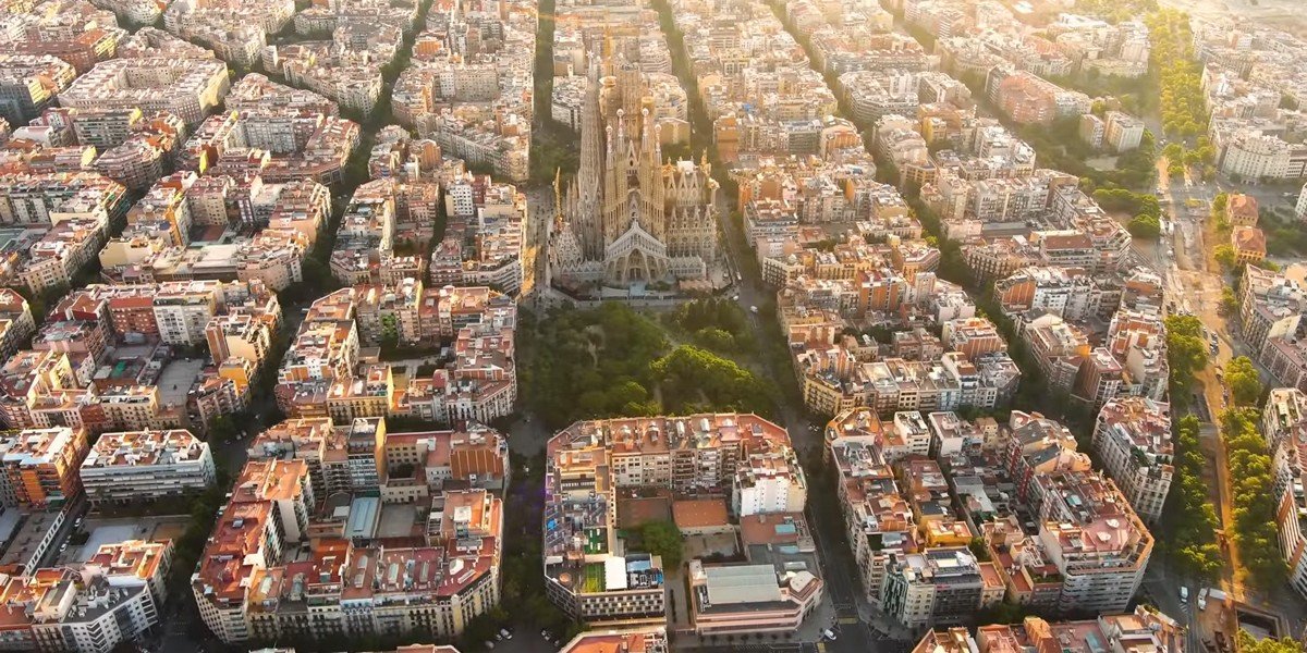 Panoramic Barcelona: Old Town Walking Tour, Helicopter Flight and Boat Trip