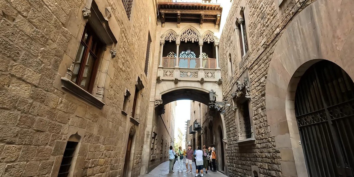 Panoramic Barcelona: Old Town Walking Tour, Helicopter Flight and Boat Trip, photo 2