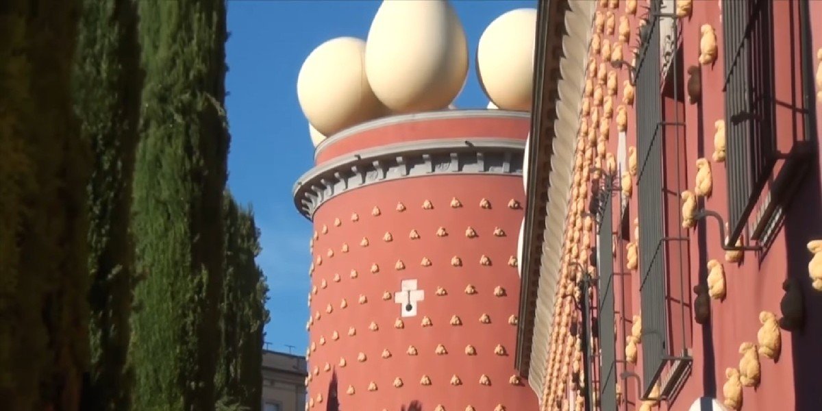 Girona and Dalí Museum in Figueres from Barcelona in a Small Group Tour, photo 2