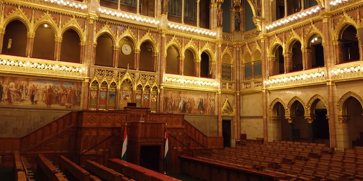 Budapest City Tour with Parliament Admission, photo 3