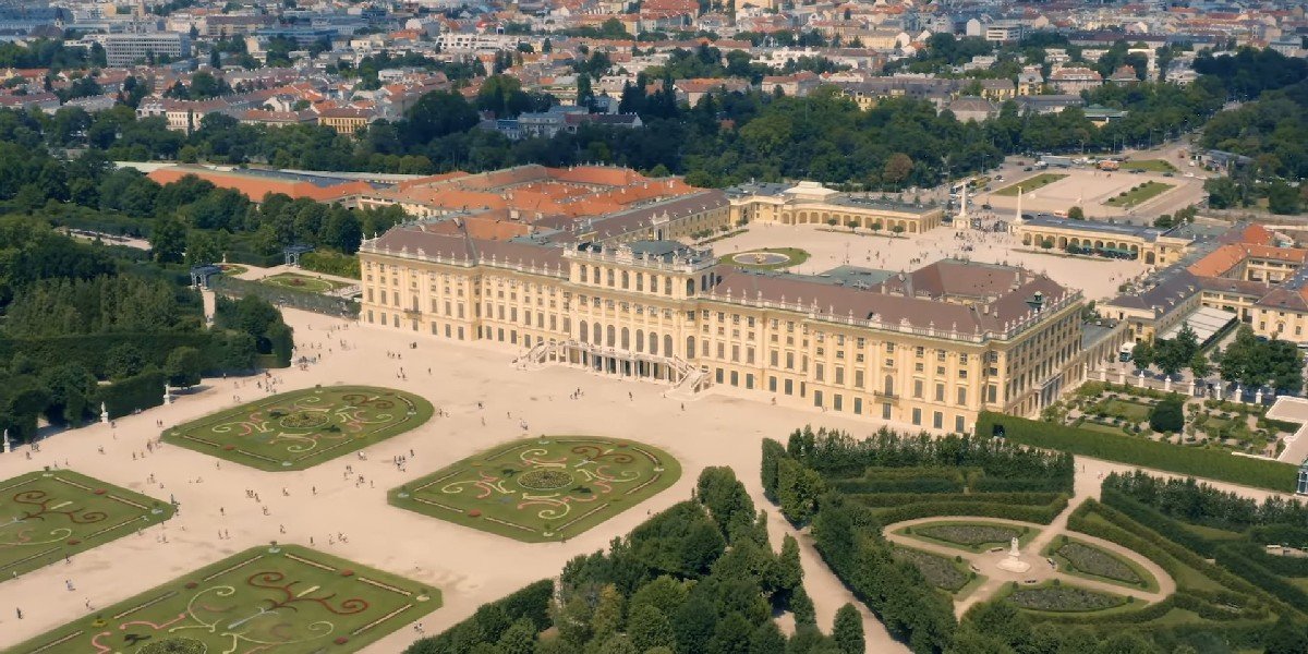 Guided Tour to the Schonbrunn Palace and Gardens, photo 1