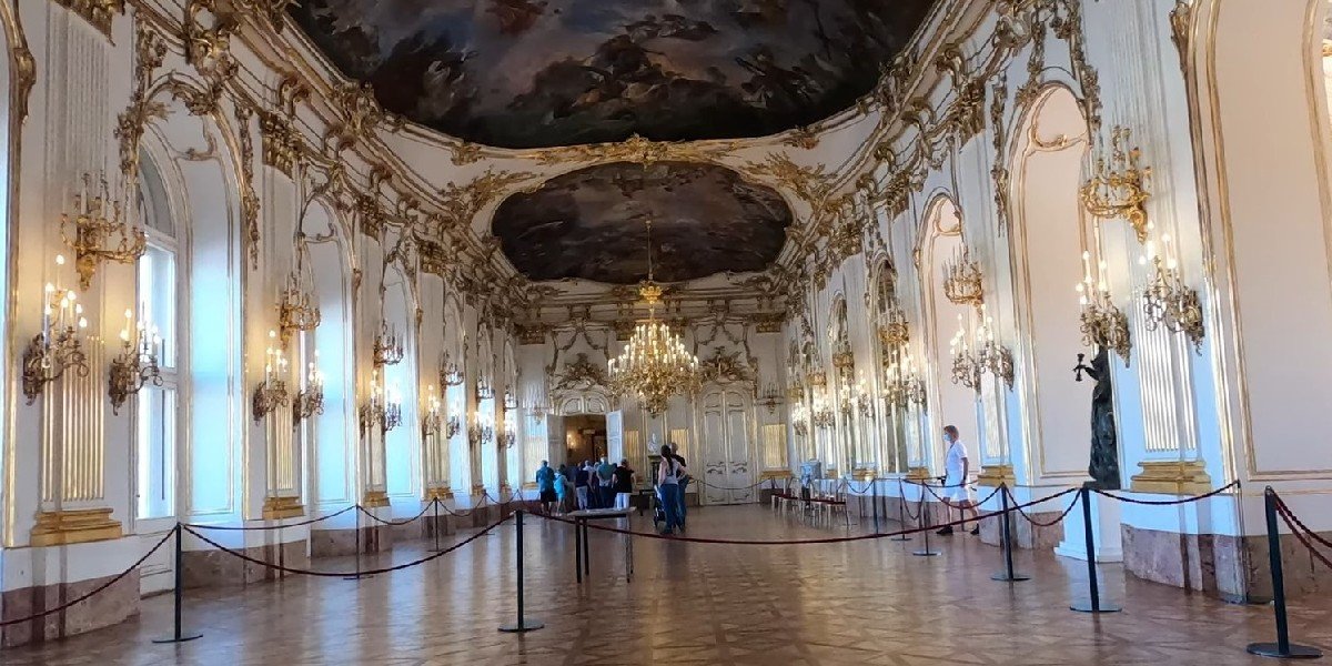 Guided Tour to the Schonbrunn Palace and Gardens, photo 2