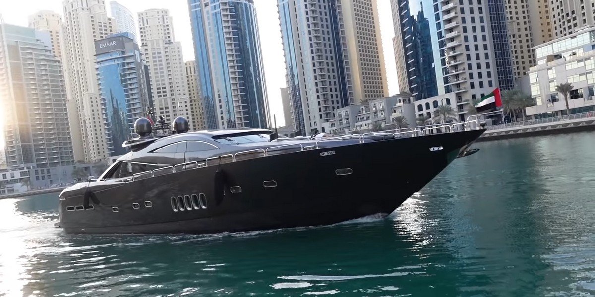 Yacht Tour with Breakfast or BBQ in Dubai