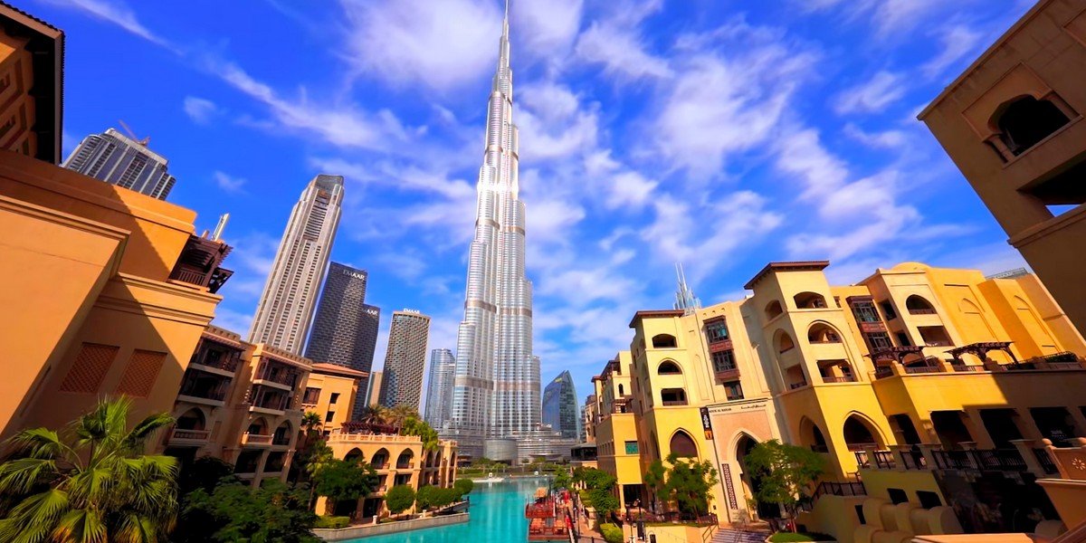 Dubai Day Tour and Admission to Burj Khalifa at the 124 Floor