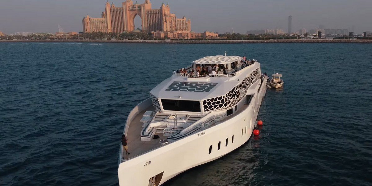 VIP Yacht Experience with Live DJ and Dinner