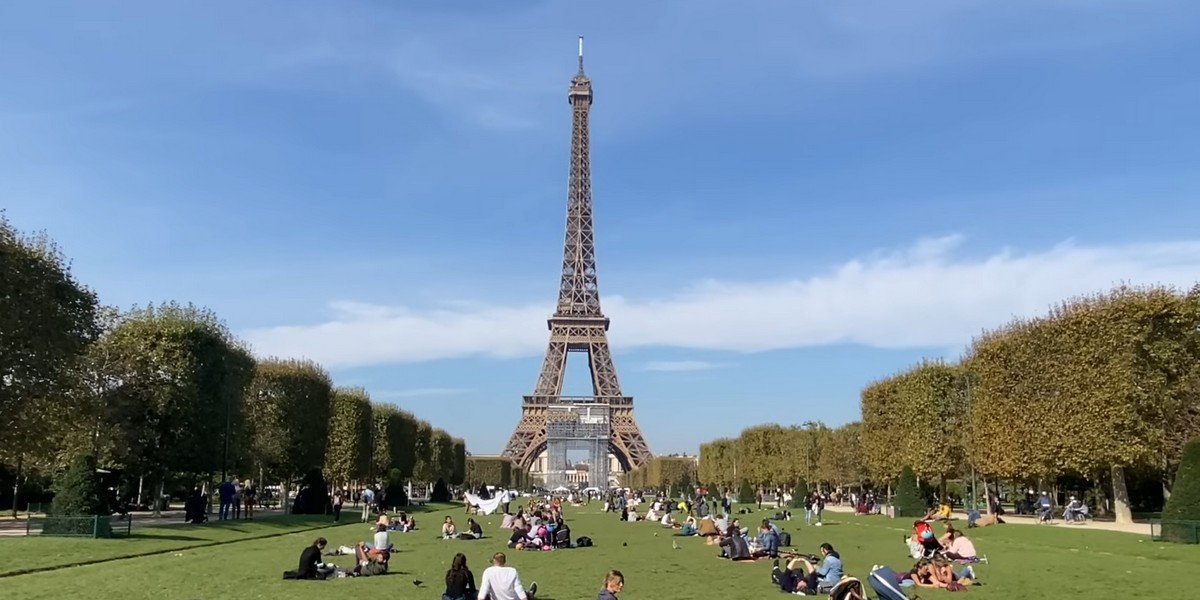 Paris Sightseeing Private Tour by E-bike