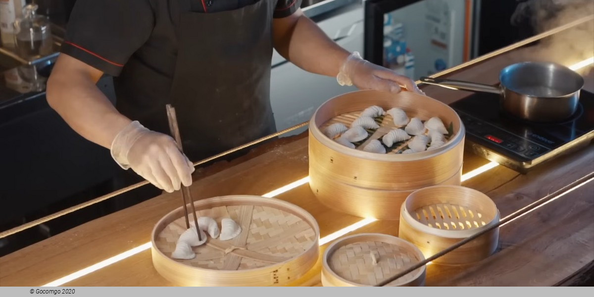 Kowloon Street Food and Culture Tour with Michelin Rated Stops in a Small Group