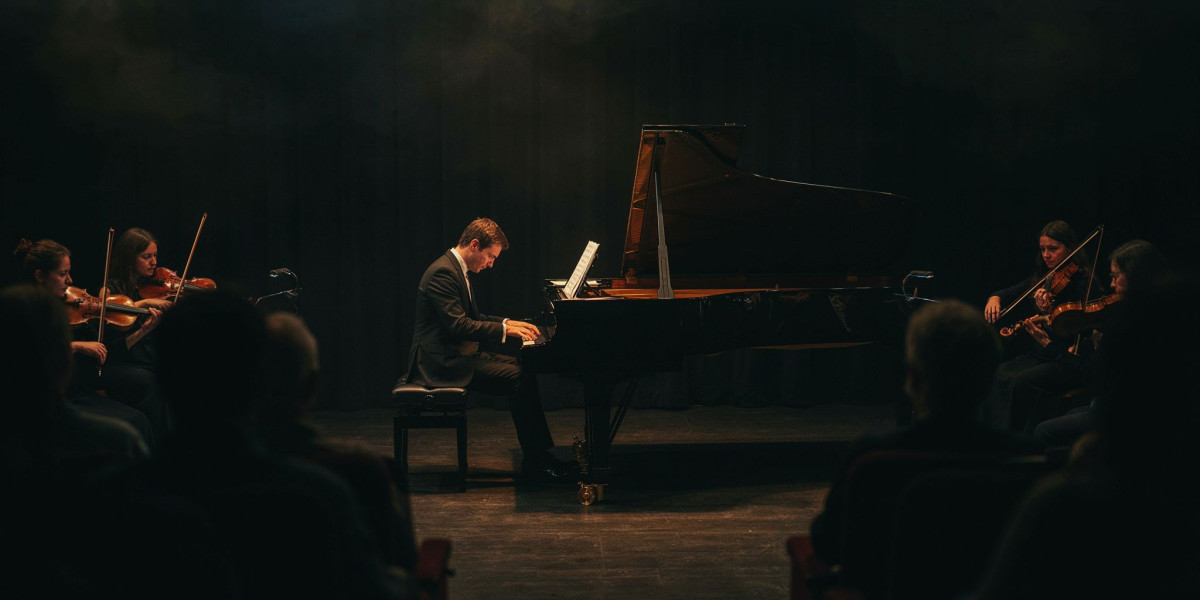 Seth Schultheis, photo 1