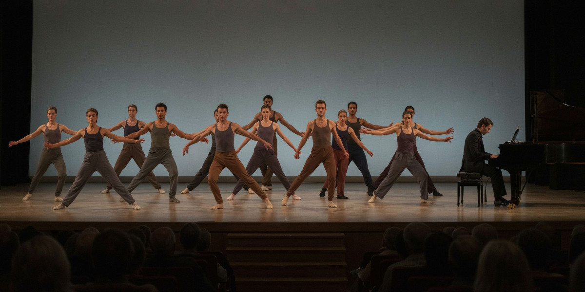 Dances, photo 1