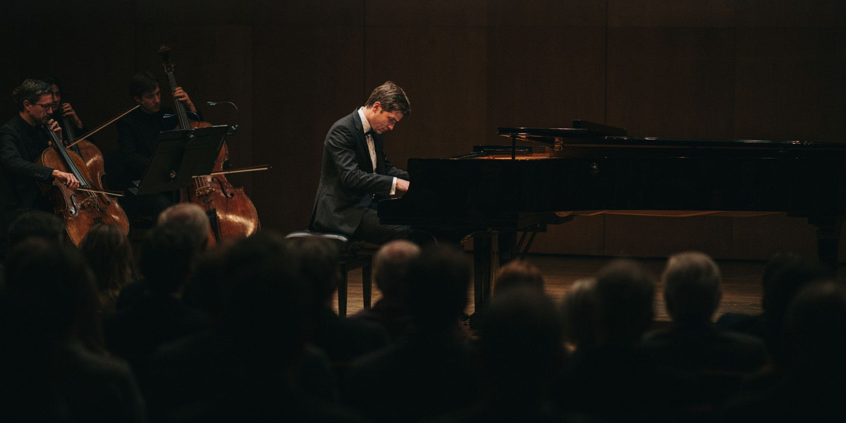Tom Borrow, photo 1