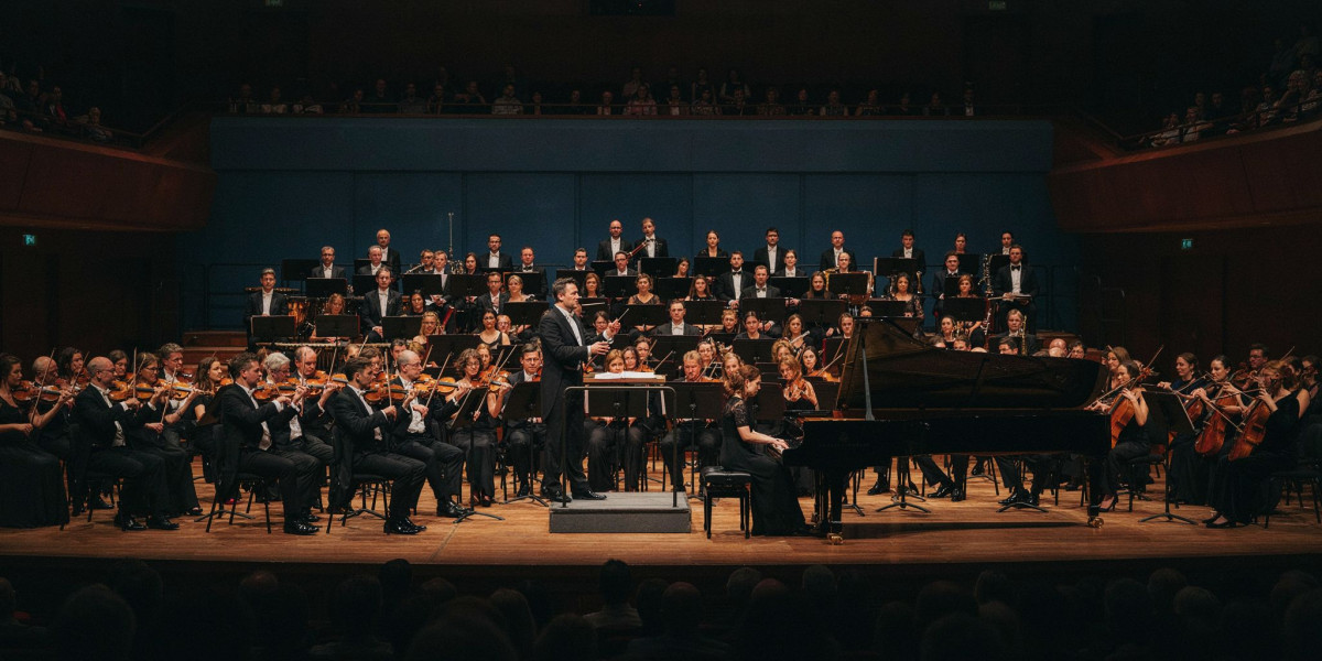 Martha Argerich plays Ravel, photo 1