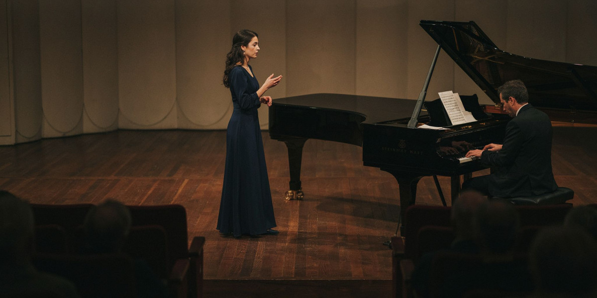 Camila Mandillo, photo 1