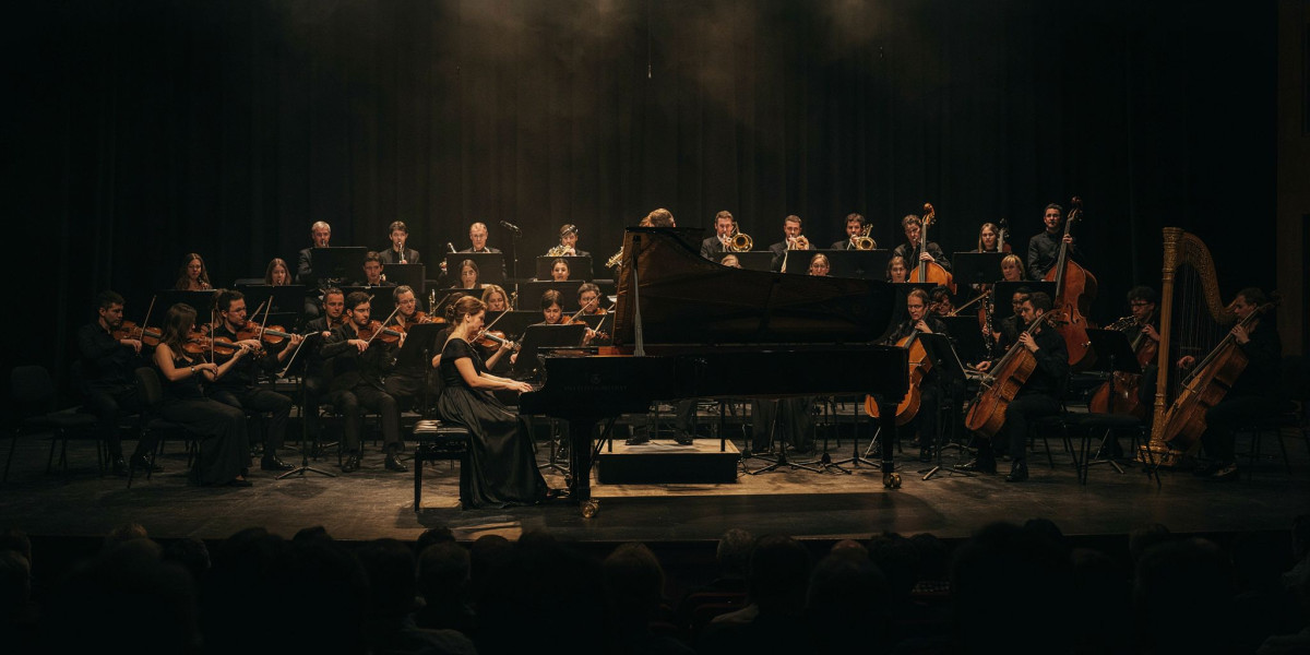Rhapsody in Blue by Candlelight, photo 1