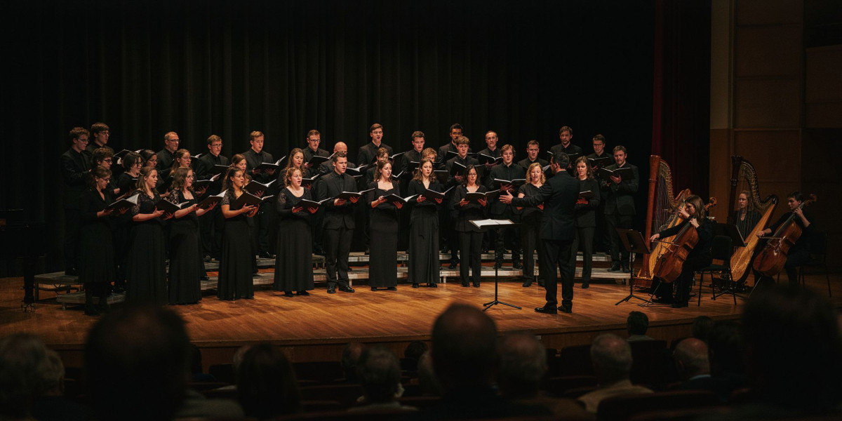 Petros Singers: A Ceremony of Carols Revisited, photo 1