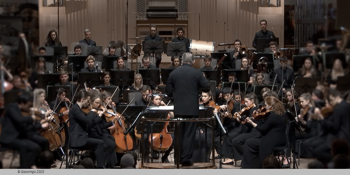 Vienna Philharmonic, Arnold Schoenberg Chor, Vienna Boys Choir and Franz Welser-Möst